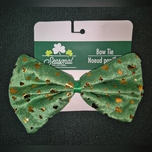Gold Shamrock Bow Tie